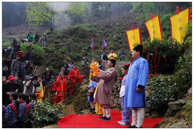優(yōu)秀獎(jiǎng)  鄭國(guó)和《茶園祭祀》
