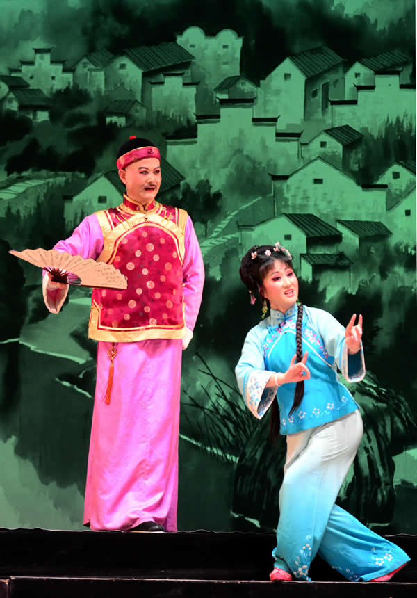 縱橫該洽的戲曲尋根實(shí)驗(yàn)